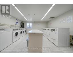 809 - 986 HURON STREET - 33