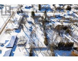 9 DUFFERIN STREET S - 30