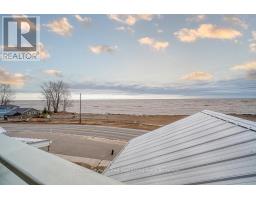 7 - 12 ERIE BOULEVARD - 32