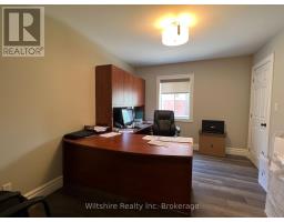 407 MAIN STREET E - 13