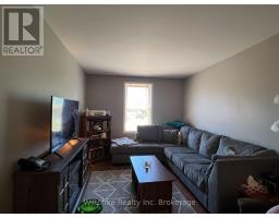407 MAIN STREET E - 19