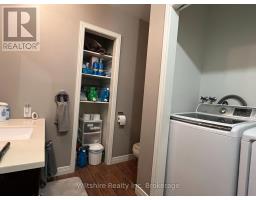 407 MAIN STREET E - 22