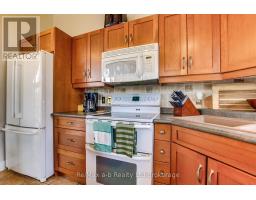 20 WELLINGTON STREET E - 11