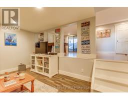 20 WELLINGTON STREET E - 18