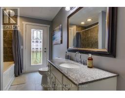 20 WELLINGTON STREET E - 26
