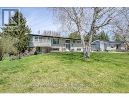 45 LYNN CRESCENT - 2