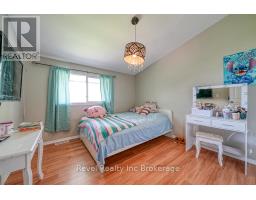 45 LYNN CRESCENT - 22
