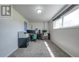 45 LYNN CRESCENT - 29