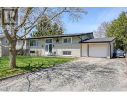 45 LYNN CRESCENT - 3