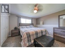45 LYNN CRESCENT - 31