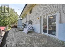 45 LYNN CRESCENT - 42