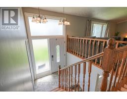 45 LYNN CRESCENT - 7
