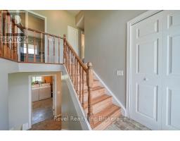 45 LYNN CRESCENT - 8
