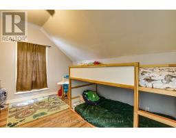 142 MUTUAL STREET N - 16