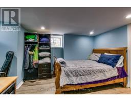142 MUTUAL STREET N - 18