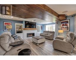 271 WEDGEWOOD DRIVE - 23