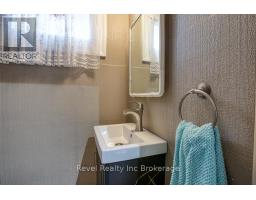 121 KING STREET W - 27