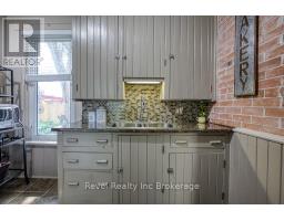 121 KING STREET W - 29