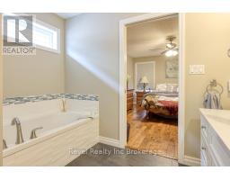 165 JUNO CRESCENT - 22