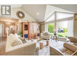 7 OTTERVIEW DRIVE - 13