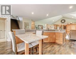 7 OTTERVIEW DRIVE - 18