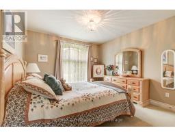 7 OTTERVIEW DRIVE - 26
