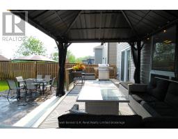19 SANDY COURT - 34