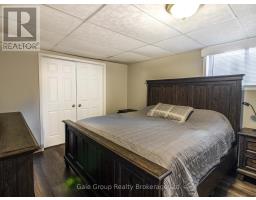 55 SIOUX CRESCENT - 24