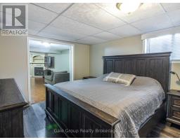 55 SIOUX CRESCENT - 25