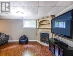 55 SIOUX CRESCENT - 26