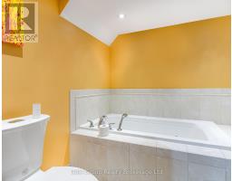 55 SIOUX CRESCENT - 28
