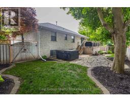 55 SIOUX CRESCENT - 31