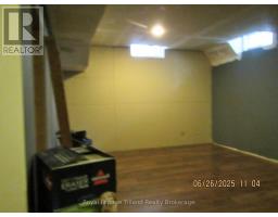 48 CANROBERT STREET - 13