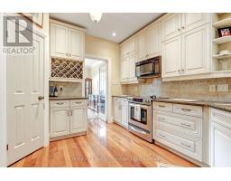 596 LAKEVIEW DRIVE - 11
