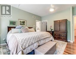 596 LAKEVIEW DRIVE - 15