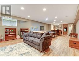 596 LAKEVIEW DRIVE - 25