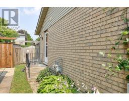 528 SPRINGBANK AVENUE N - 42