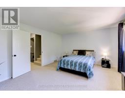 4 - 19 WREN COURT - 19