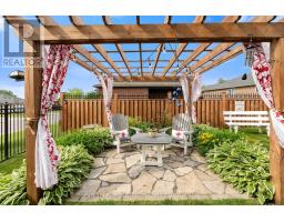 4 CLAYTON STREET - 46