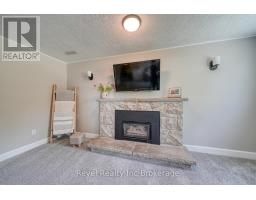 5 DEAN CRESCENT - 27