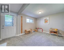 5 DEAN CRESCENT - 28