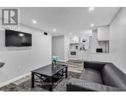 3 MARY STREET E - 22