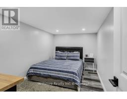 3 MARY STREET E - 24
