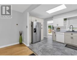 253 JOHN STREET N - 23