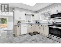 253 JOHN STREET N - 9