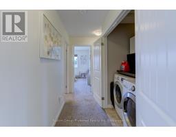 6 MOFFATT AVENUE - 16