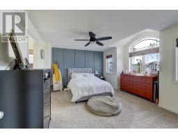 6 MOFFATT AVENUE - 18