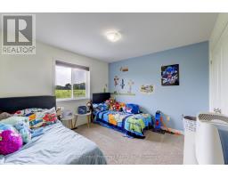 6 MOFFATT AVENUE - 23
