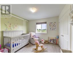 6 MOFFATT AVENUE - 25