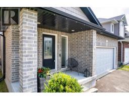 6 MOFFATT AVENUE - 3